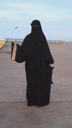 بغيتي تكوني مميزة؟ خلي إطلالتك تبان زوينة مع عباءة مهرة 🌸– خياطة محلية و توب زوم أصلي 
💰 399 درهم فقط + توصيل مجاني 🚚 
📩 استفسارات محترمة فقط