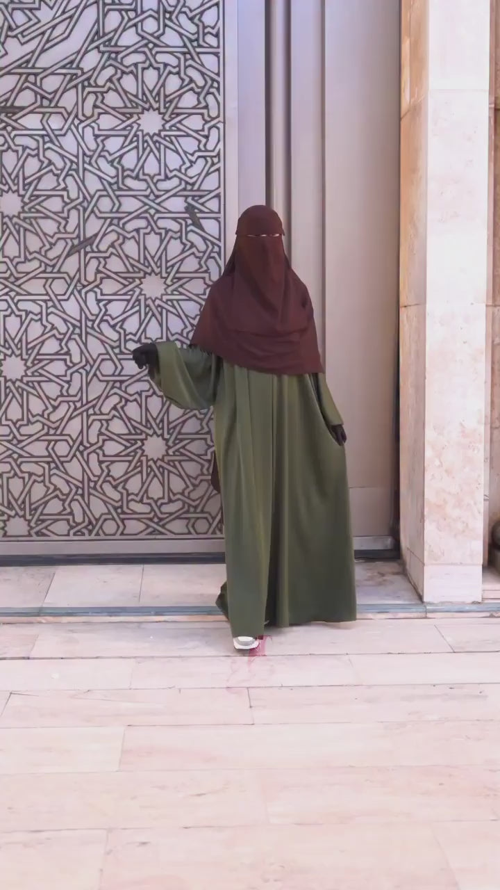 عباءة ورع 🌸 
الجودة بلا نقاش اختاري راحتك واستمتعي بإطلالتك
🪡خياطة توب زوم أصلي 
299 درهم + توصيل مجاني 🚚 
استفسارات محترمة فقط �